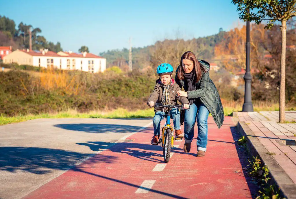 Jak nauczyć dziecko jeździć na rowerze