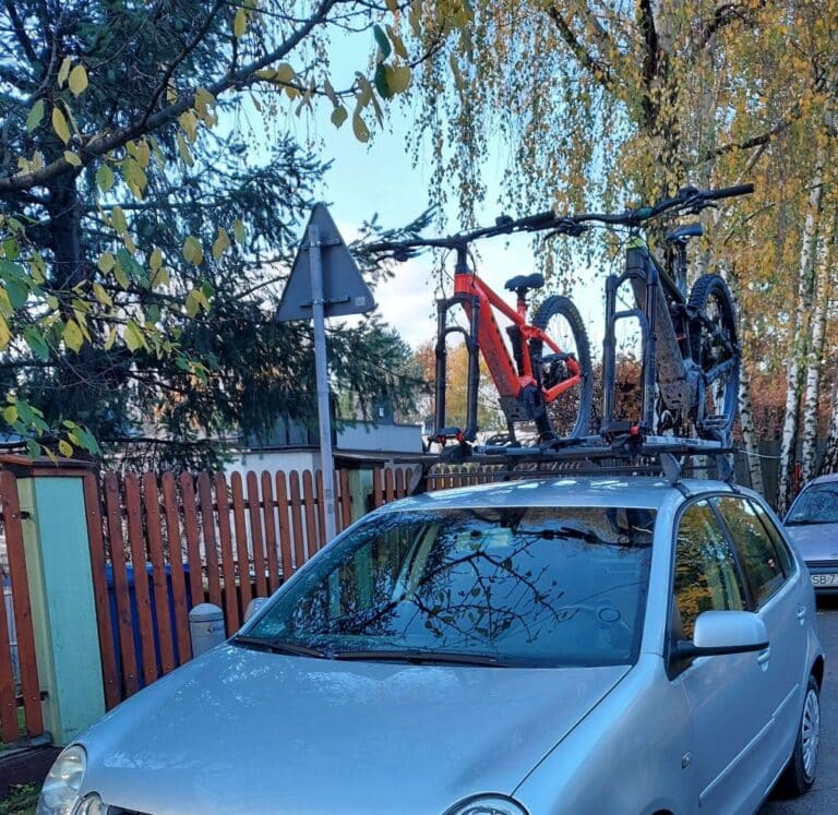 Jaki wybrać bagażnik rowerowy? Na klapę, na hak czy na dach samochodu?