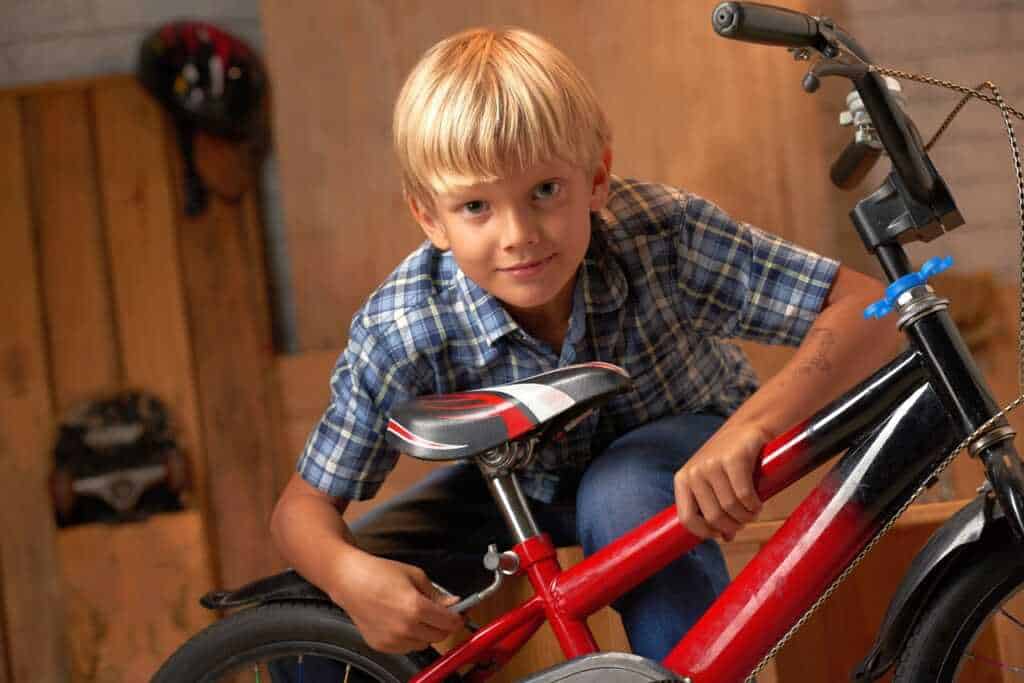 ustawienie siodełka rowerowego w rowerze dziecięcym