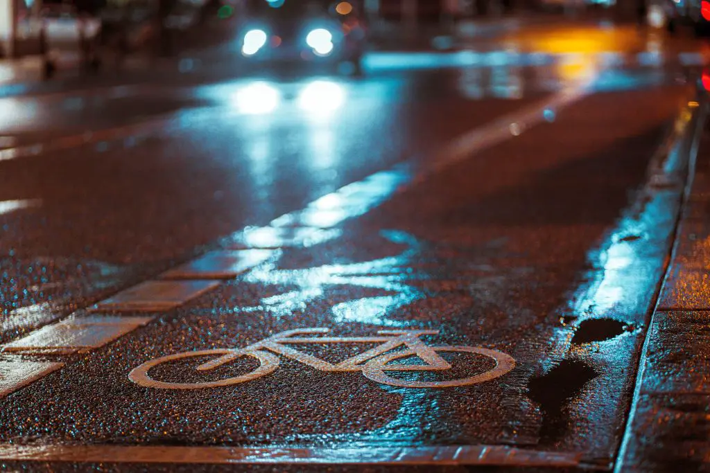 Jazda na rowerze w nocy