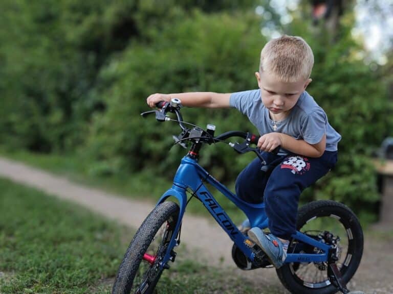 PGBikes – jak wybrać odpowiedni rower dla dziecka na pierwsze rowerowe przygody?