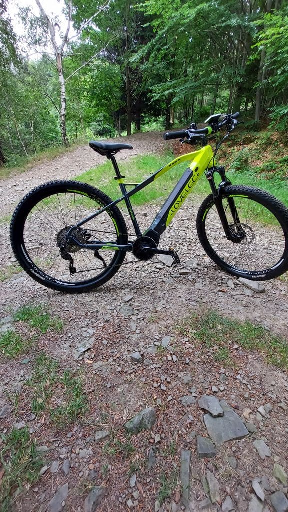 LOVELEC NAOS: Elektryczny Pogromca Wzniesień czy Król Rekreacji? Moja Jazda Testowa i Szczera Opinia! 🚲⚡️